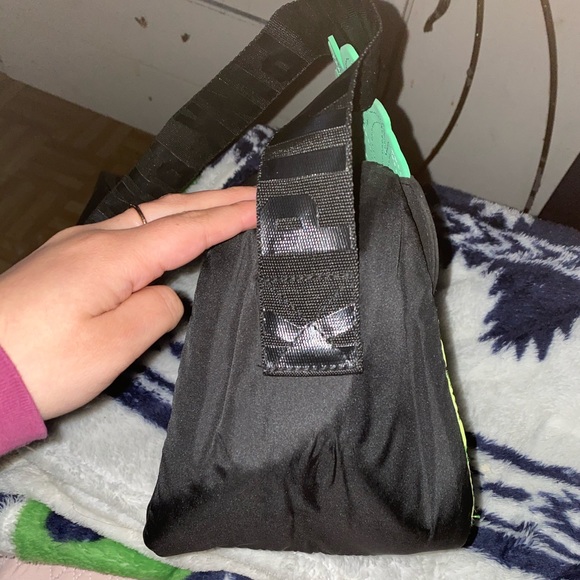 PINK Pineapple Mini Cooler - Picture 4 of 4